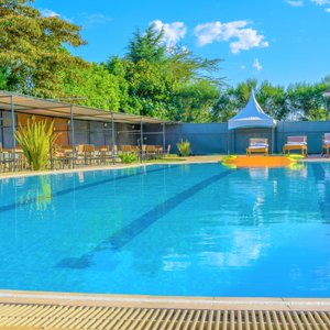 Jaqanaz resort-Naturally Heated swimming pool,Half Olympique size.