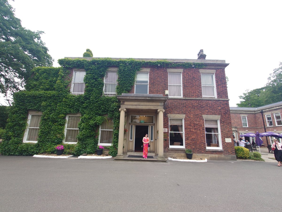 Farington Lodge Parking: Pictures & Reviews - Tripadvisor