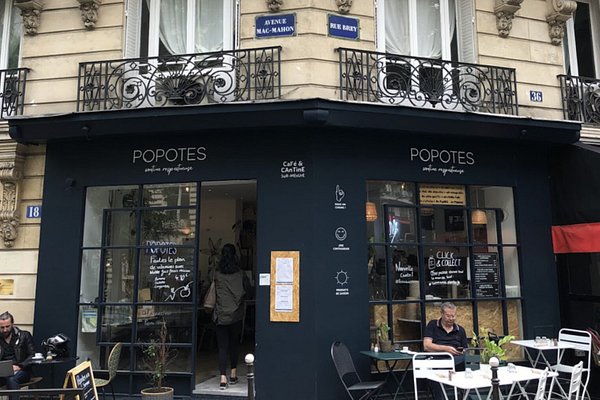 Coffee shop and restaurant in the Champs-Elysées, inclusive coffee