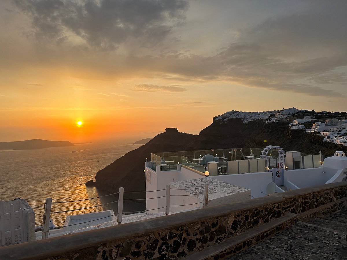 ALLURE SUITES - Prices & Condominium Reviews (Santorini/Firostefani)