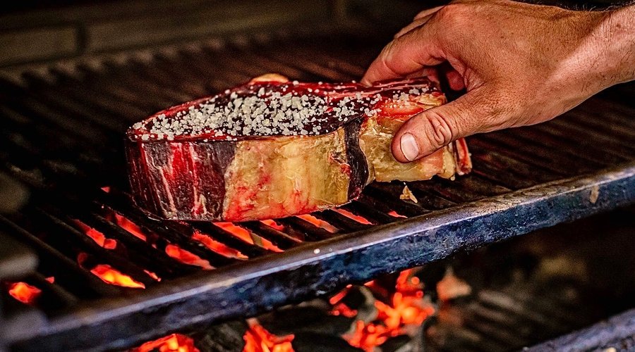 Côte de bœuf normande maturée et grillée 