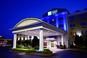 Holiday Inn Express & Suites Watertown-Thousand Islands in Watertown