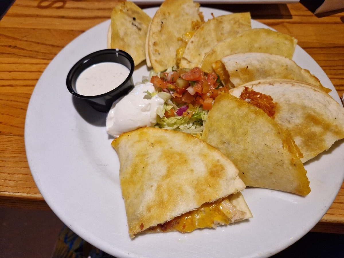 CHILI'S BAR & GRILL, Tulare - Photos & Restaurant Reviews - Order ...