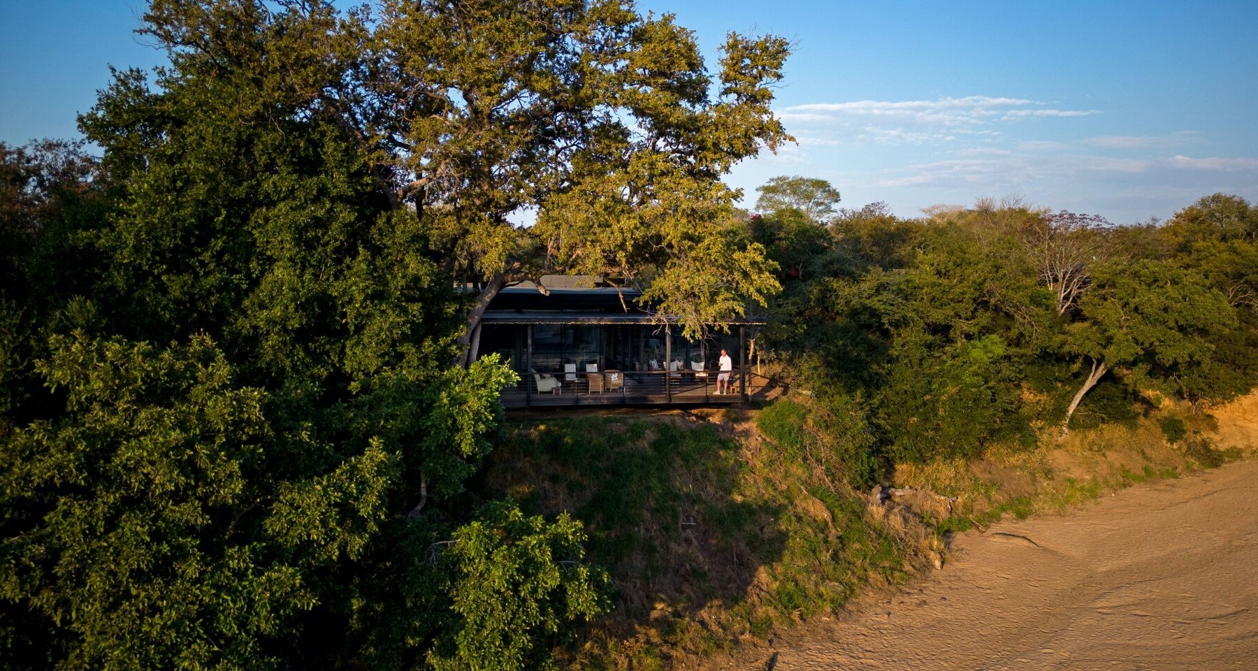 Tanda Tula by null