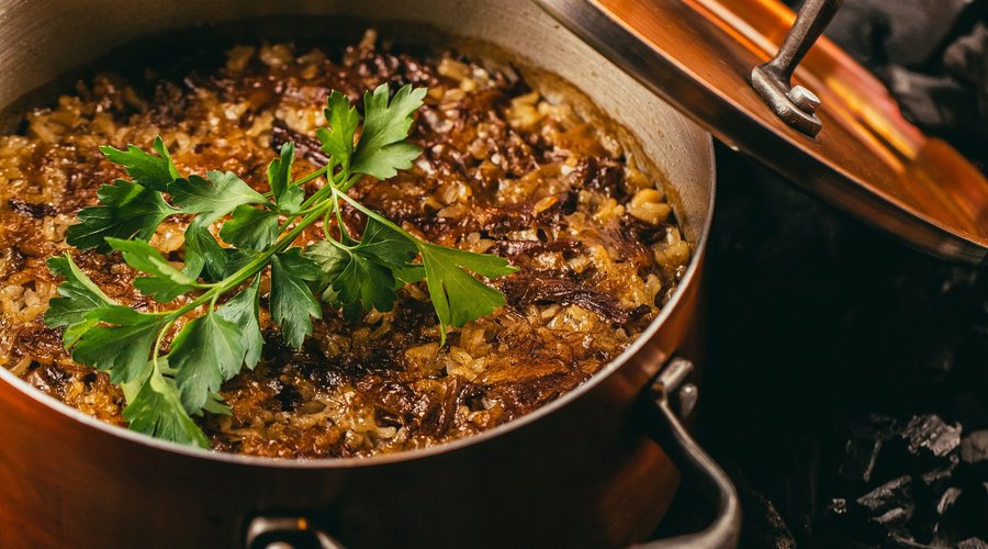 Arroz de rabo de boi no forno // Oxtail oven rice with mashed turnip greens or spinaches