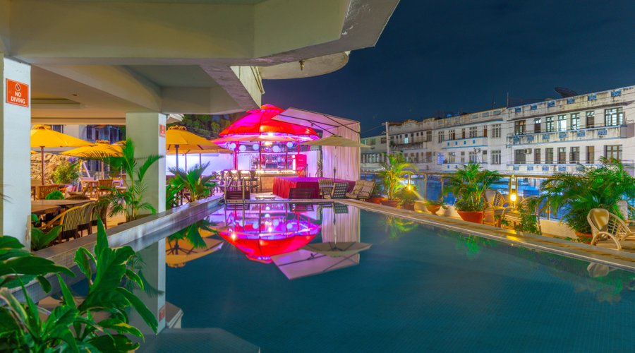 We welcome you to relax and unwind in our quiet and elegant hotel......Your comfort is our business.