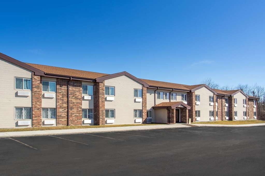 BAYMONT BY WYNDHAM JOLIET Updated 2024 Prices Hotel Reviews IL   Exterior 