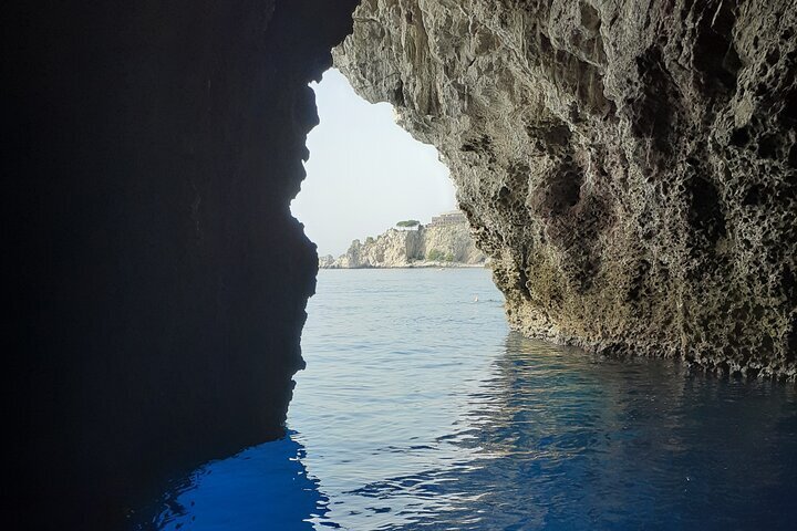 2023 2-Hours Excursion to the Blue Grotto of Taormina in Isola Bella