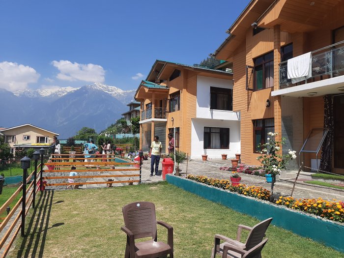 QUEENS PARK & QUEENS PARK INN - Updated 2023 (Pahalgam, Kashmir)