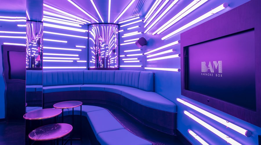 Sala privada de karaoke: El estudio azul