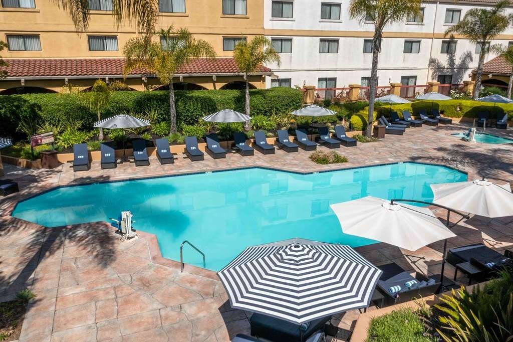 DoubleTree by Hilton Hotel Sonoma Wine Country Pool Pictures & Reviews ...