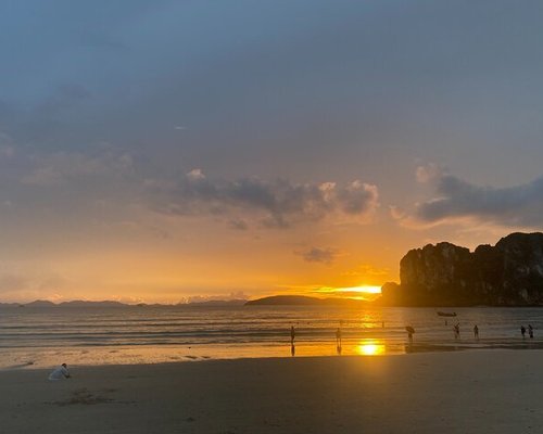 First Impressions of KRABI! Railay Beach, the Most STUNNING Place