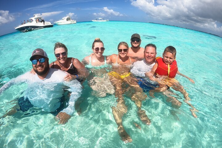 2024 Half Day (4 hours) Private Boat Charter Cayman Islands