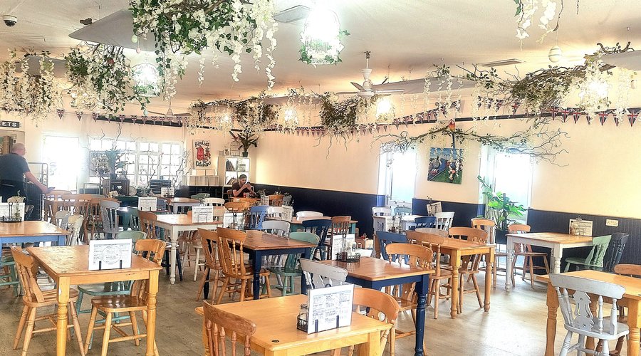 Inside at Birdie’s 