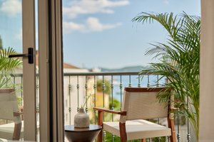 Room & Suite