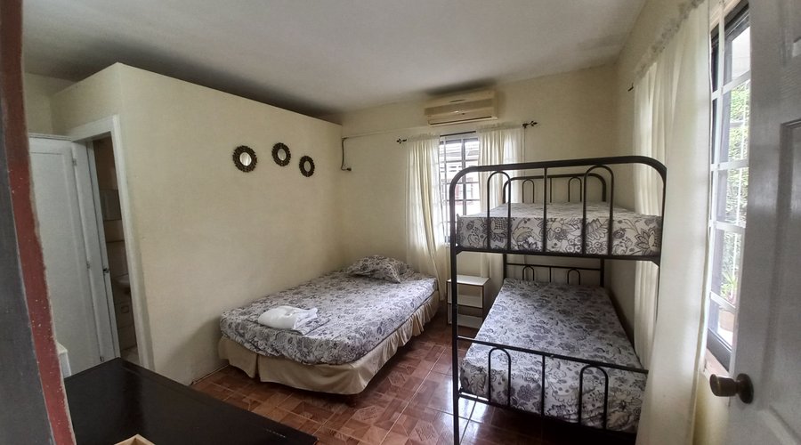 샬롬 게스트 하우스 (Shalom Guesthouse, 포트 오브 스페인) - 호텔 리뷰 & 가격 비교