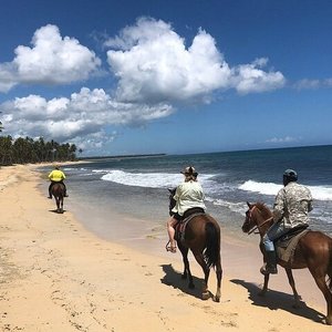 HorseBack Rinding to Macao Beach