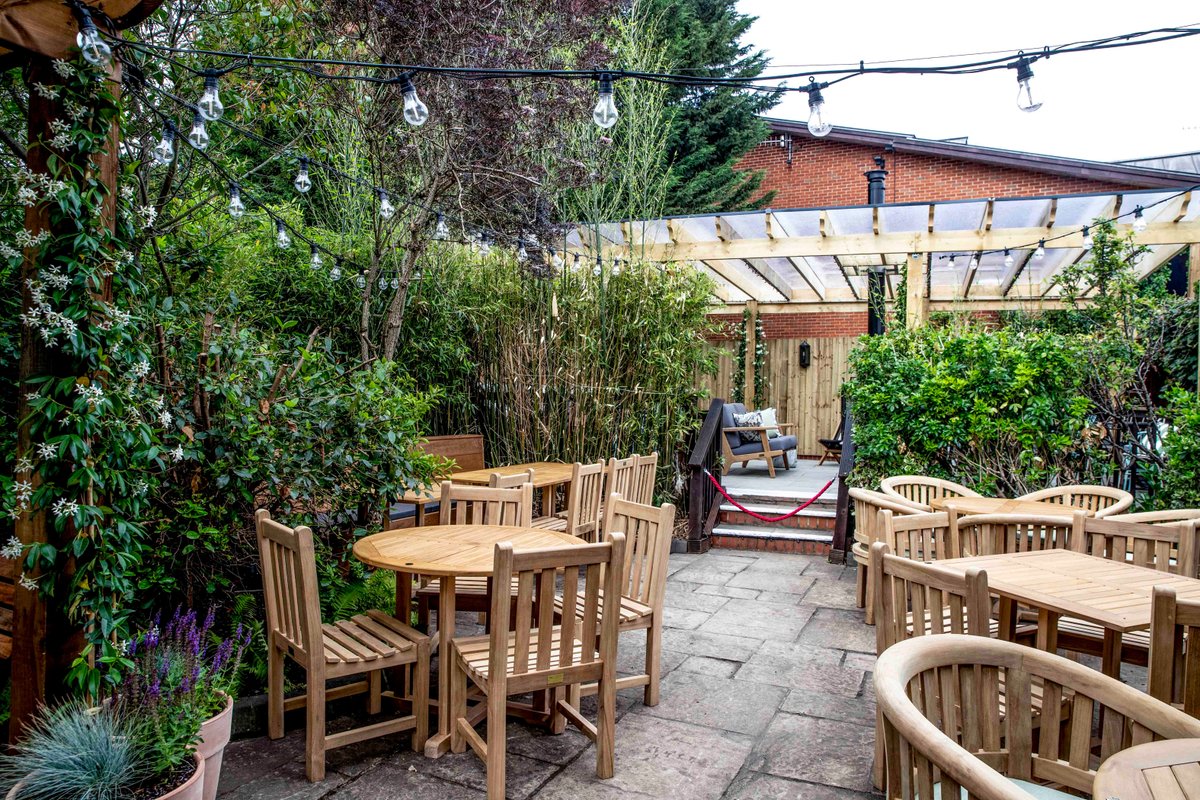 Dirty Duck, Stratford-upon-avon - Updated 2024 Restaurant Reviews, Menu 