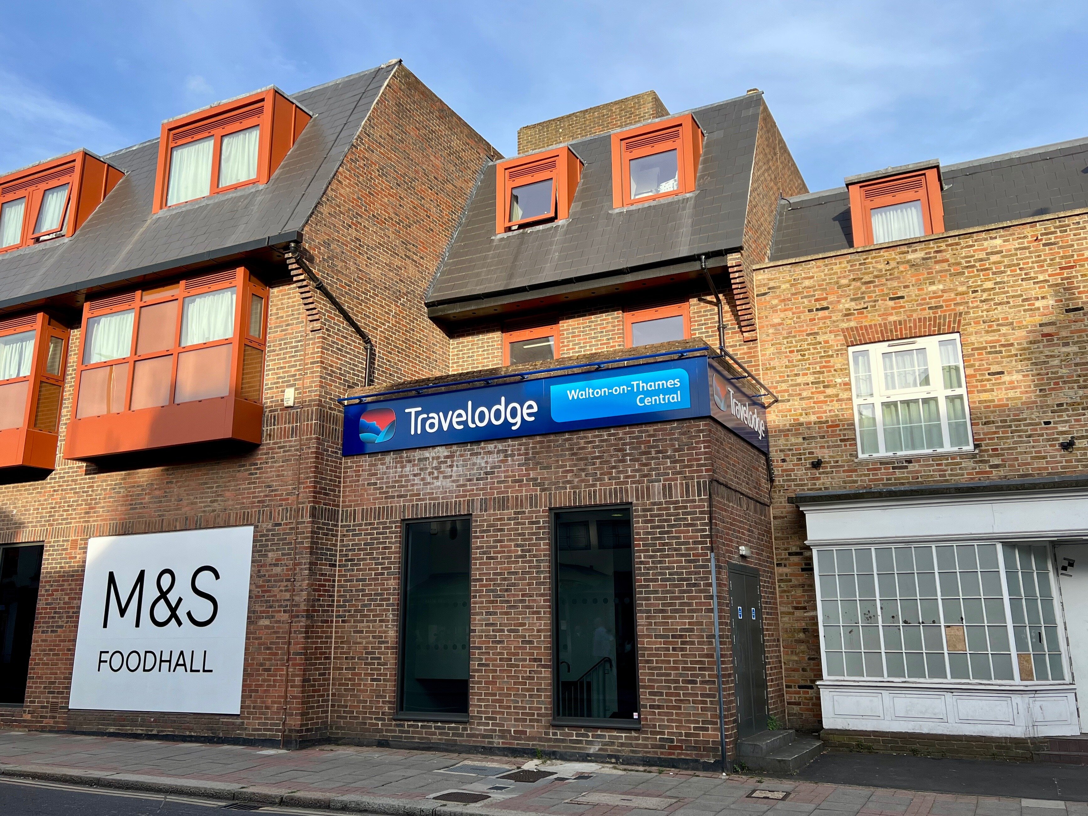 TRAVELODGE WALTON-ON-THAMES CENTRAL - Updated 2023