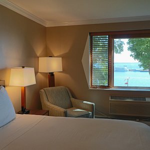 Wake up to the sunrise over Lake Superior when you stay in one of our lake view rooms!
