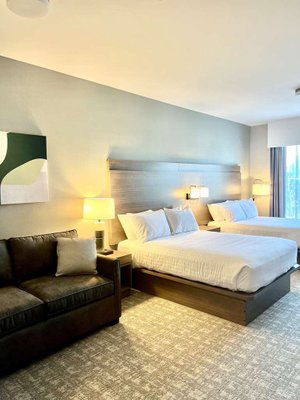 Best Western Plus Pitt Meadows Inn & Suites in Pitt Meadows