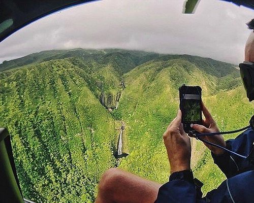 helicopter tour in maui