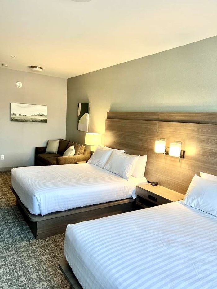 라마다 인 핏메도우 (Best Western Plus Pitt Meadows Inn & Suites) - 호텔 리뷰 & 가격 비교