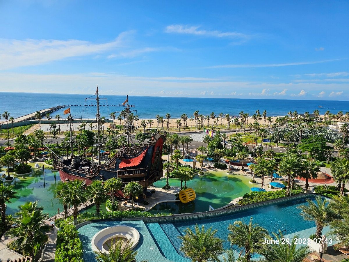 Movenpick Resort Phan Thiet Pool: Pictures & Reviews - Tripadvisor