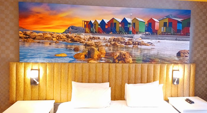 Radisson Blu Waterfront Review: The Perfect Base for a Honeymoon in Cape  Town