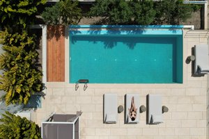 Pool og strand