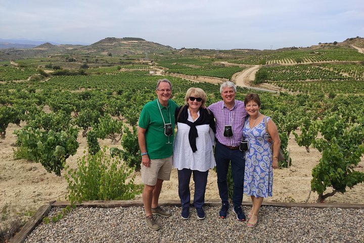 2024 Rioja Wine Tour: 2 Wineries Visit with Tasting from San Sebastian