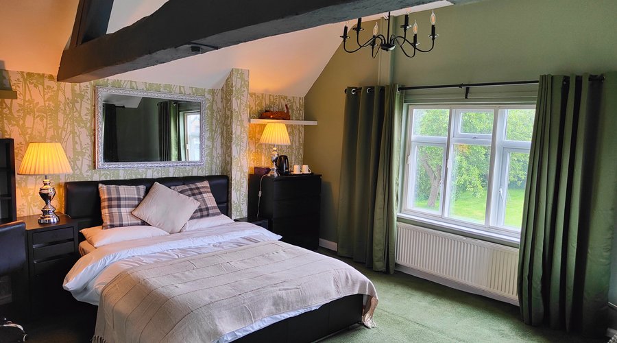 Emerald King Bedroom