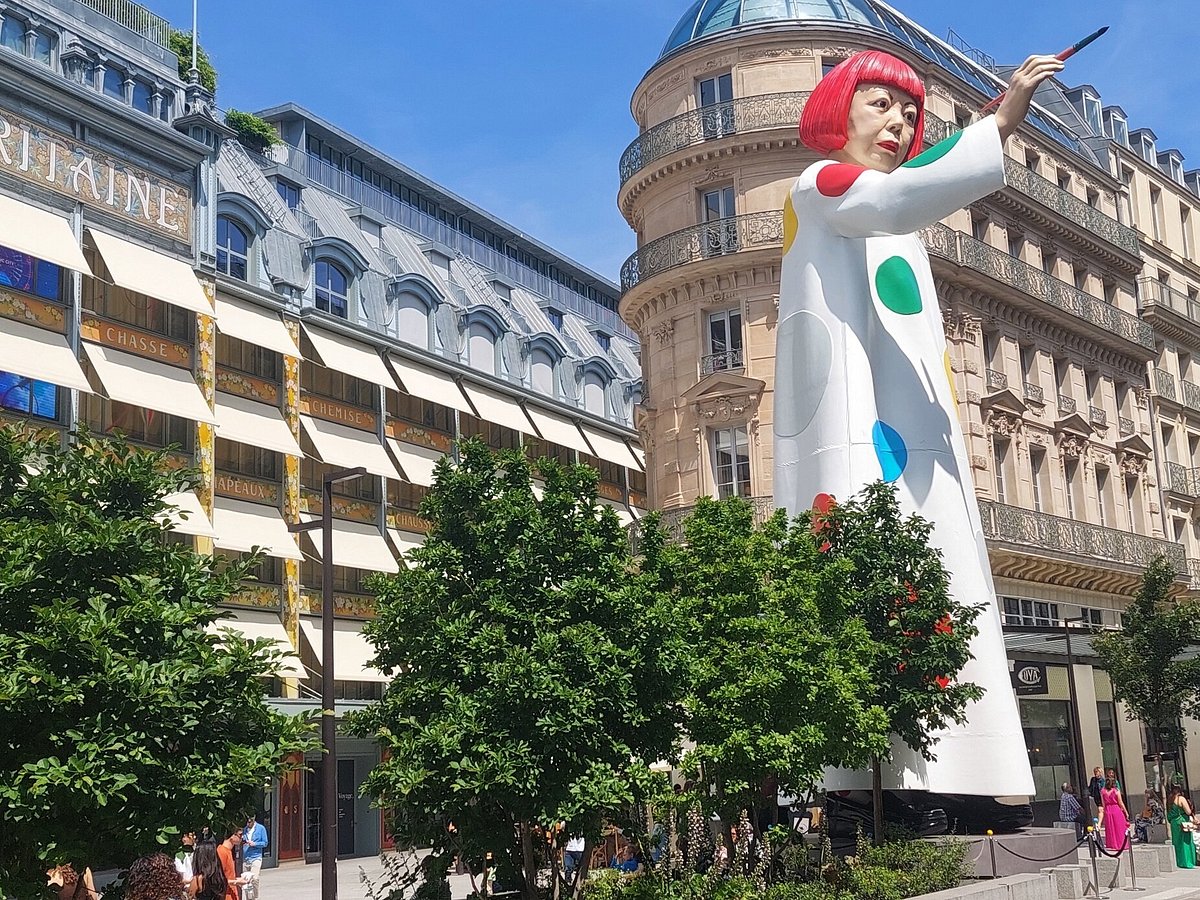 Statue Of Louis Vuitton Here in Paris 🇨🇵