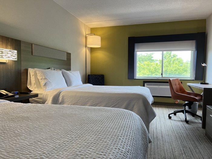 HOLIDAY INN EXPRESS & SUITES BROOKHAVEN, AN IHG HOTEL - Updated