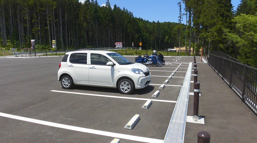駐車場が整備されて