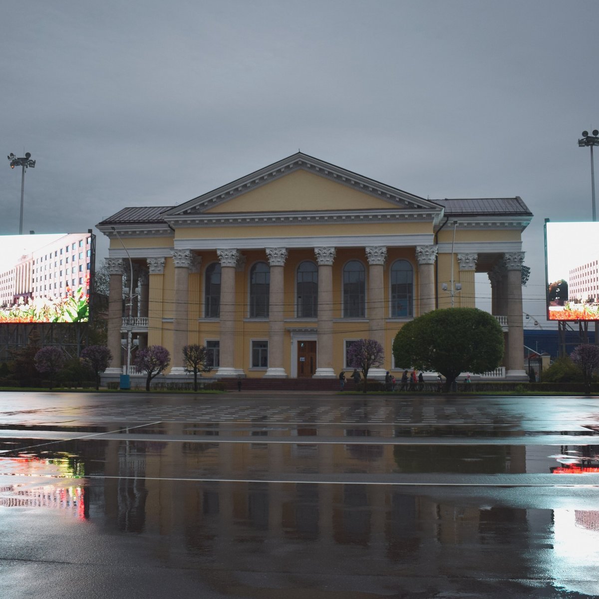 Здание Ставропольской Краевой Универсальной Научной Библиотеки Им. М.Ю.  Лермонтова, Ставрополь: лучшие советы перед посещением - Tripadvisor