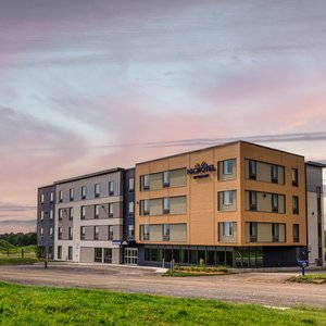 Pratique, moderne et chic. Nouvelle construction, ouvert en juillet 2023. / Practical, modern and chic. New construction, opened in July 2023.