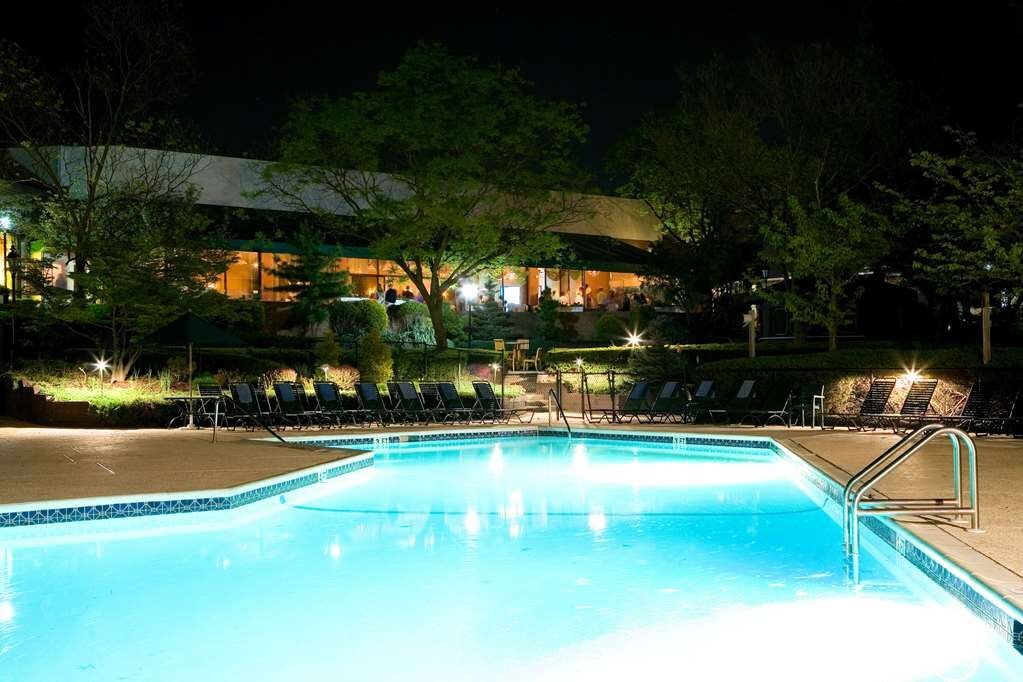 Hilton Woodcliff Lake Pool Pictures & Reviews Tripadvisor