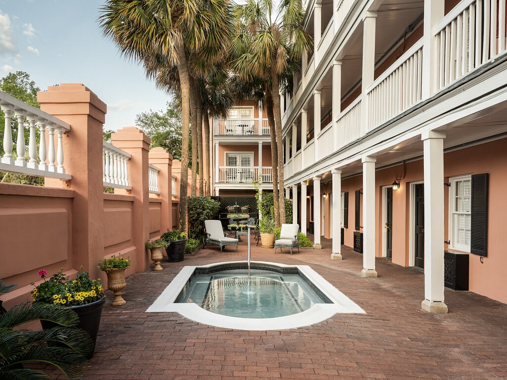 The 10 Best Charleston Family Hotels
