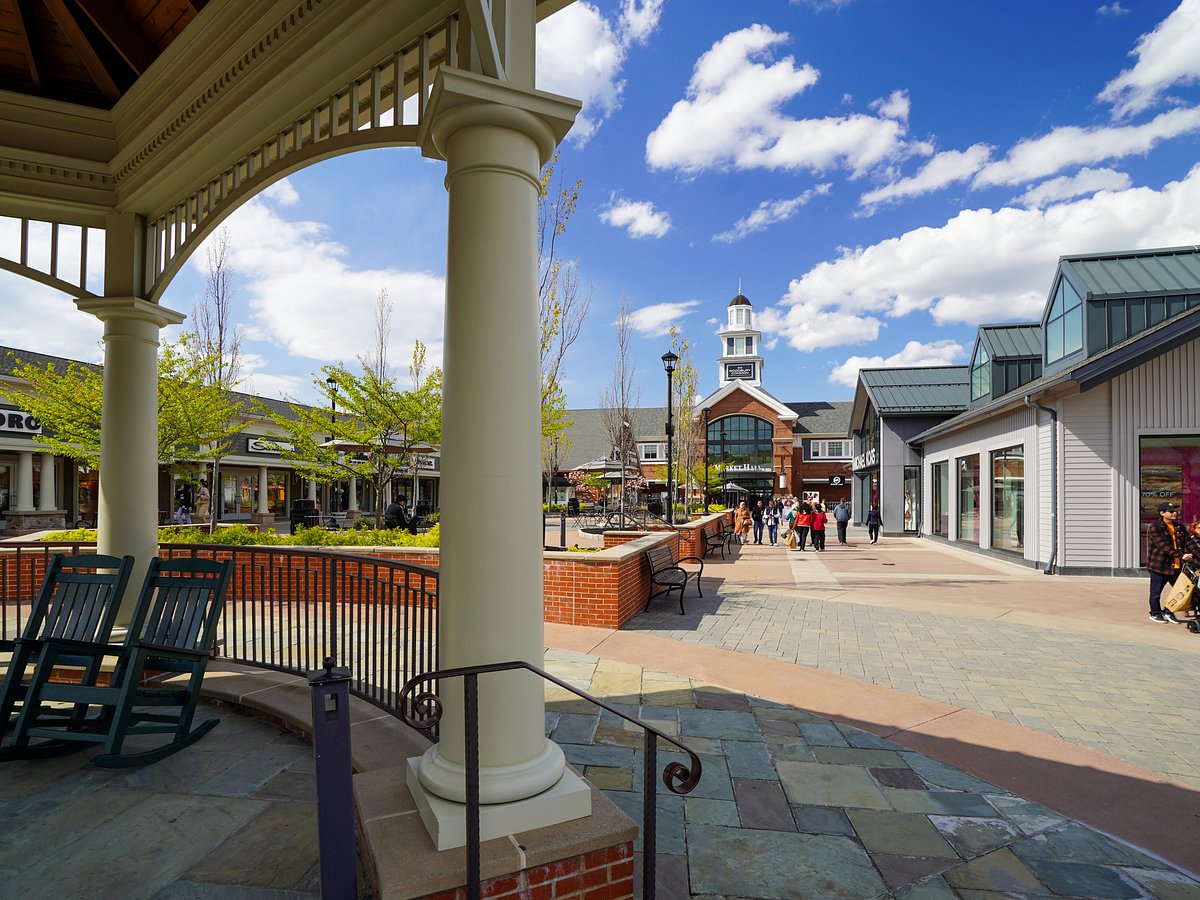 Woodbury Common Premium Outlet Shopping Shuttle
