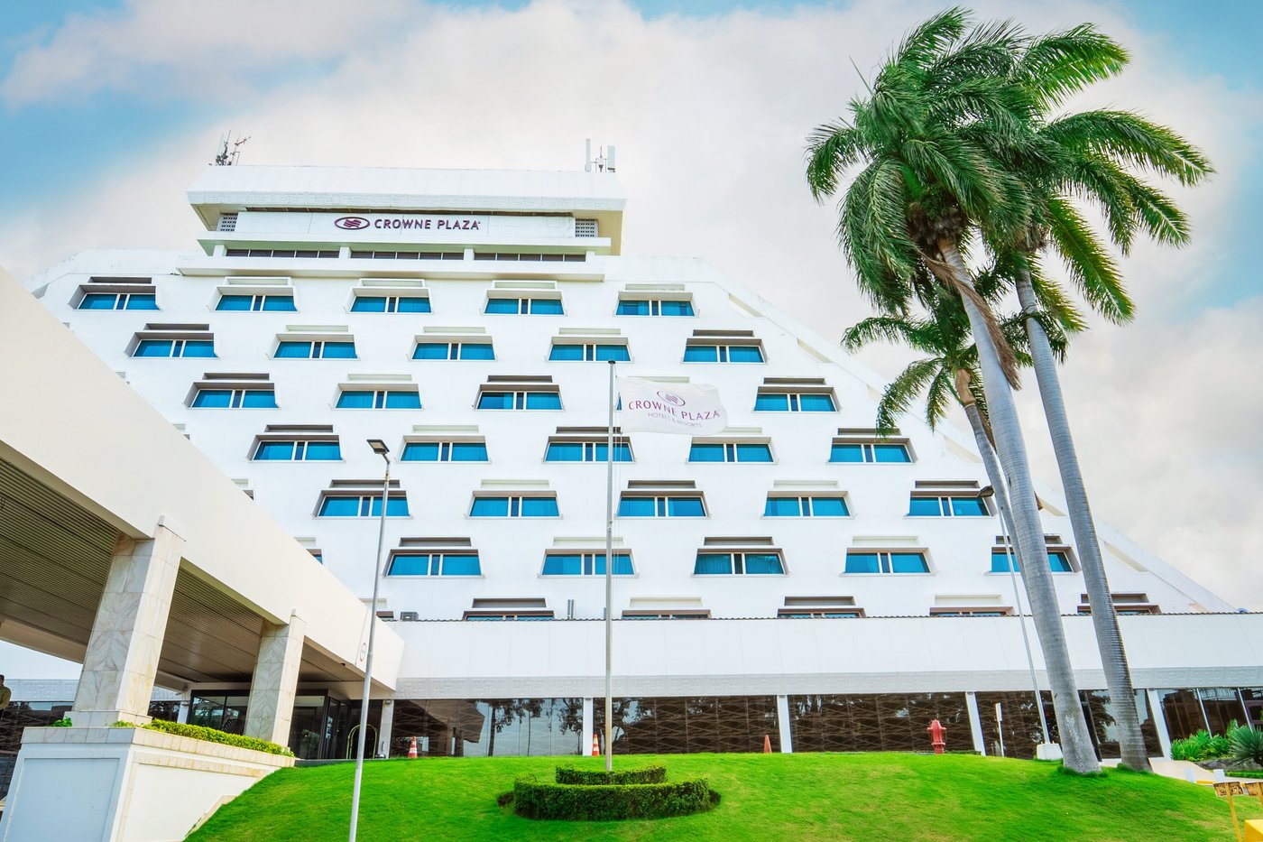 hotel crowne plaza managua