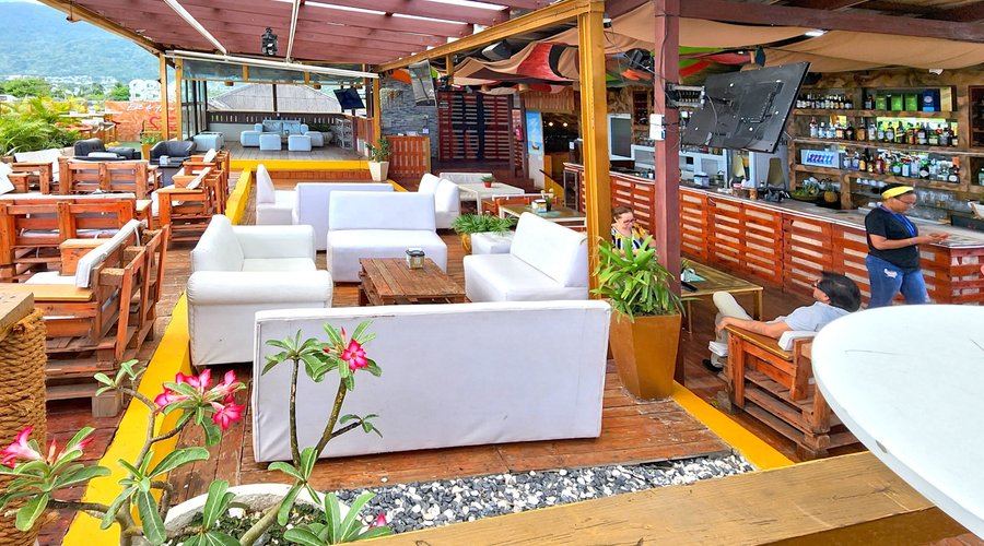 Rooftop restaurant & bar