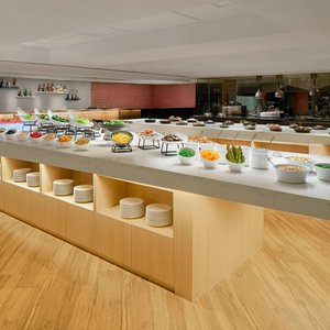 MoMo Cafe - Buffet table