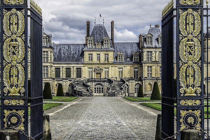 UNESCO Chateau de Fontainebleau virtual tour (Ile-de-France)