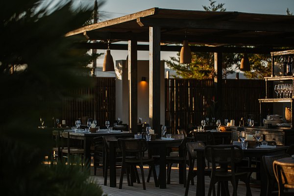 Contemporary Japanese restaurant in Ibiza with great views of Marina Ibiza