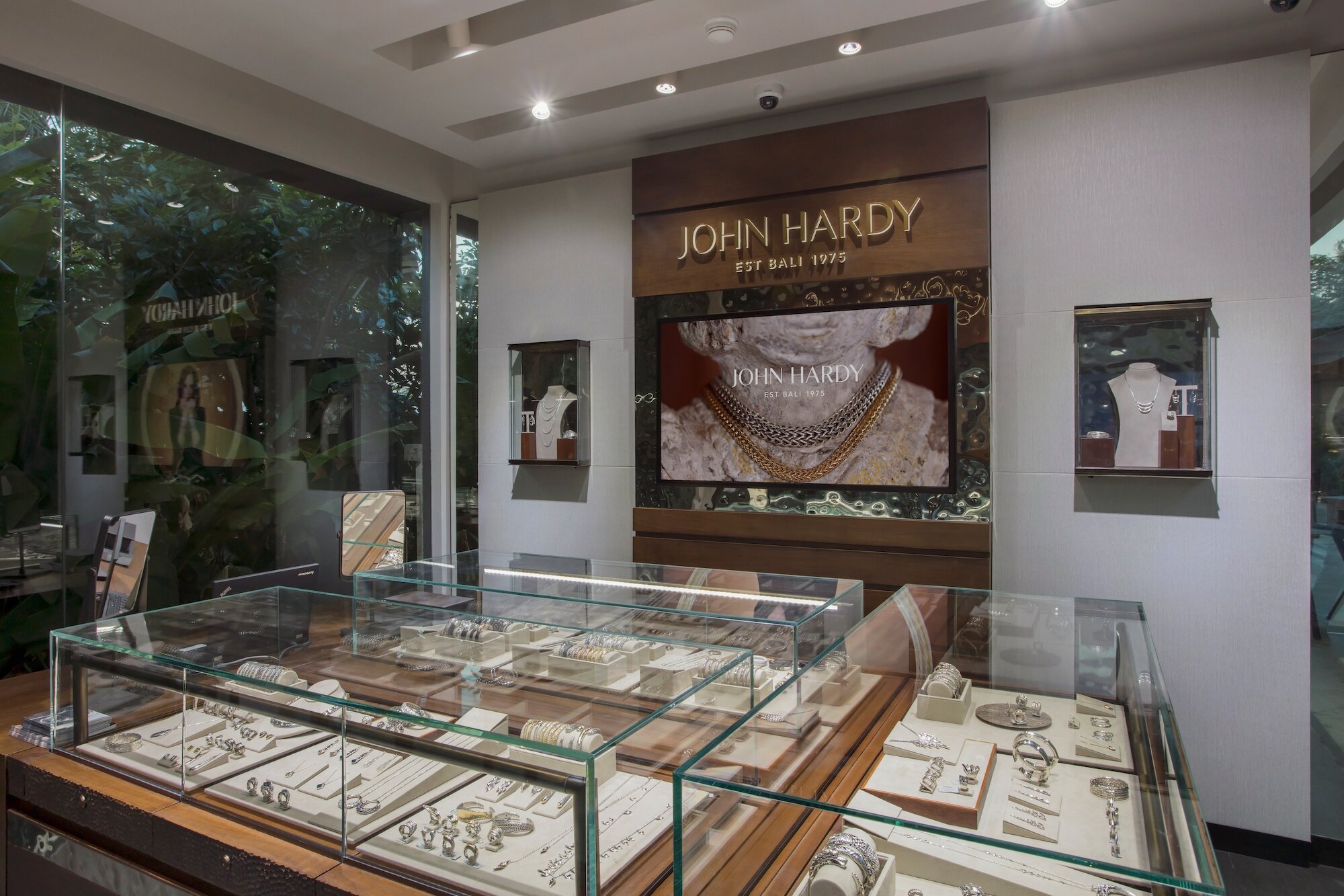 John deals hardy boutique