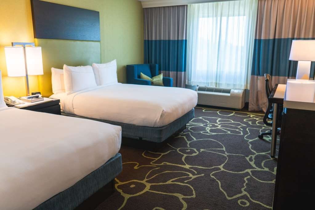 DoubleTree By Hilton Charlotte Uptown Rooms Pictures Reviews   Guest Room 