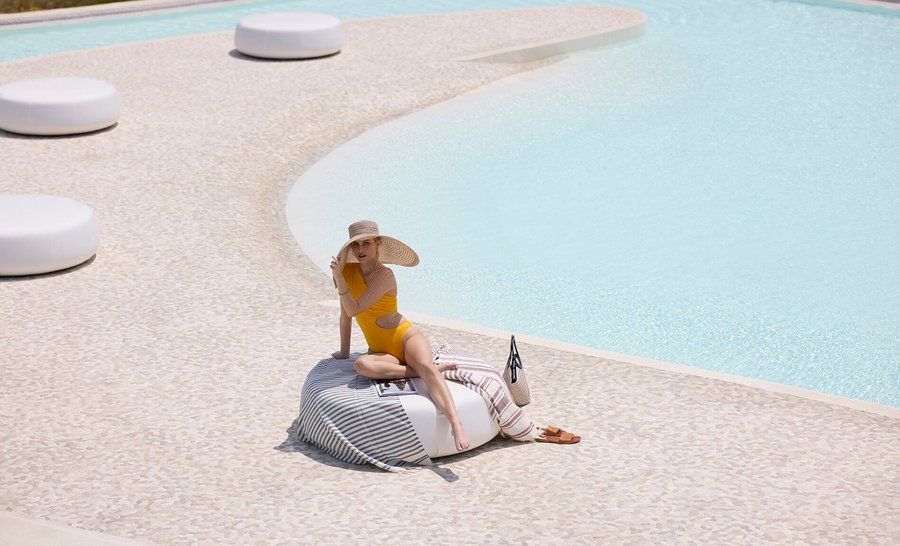 Lounge Pool