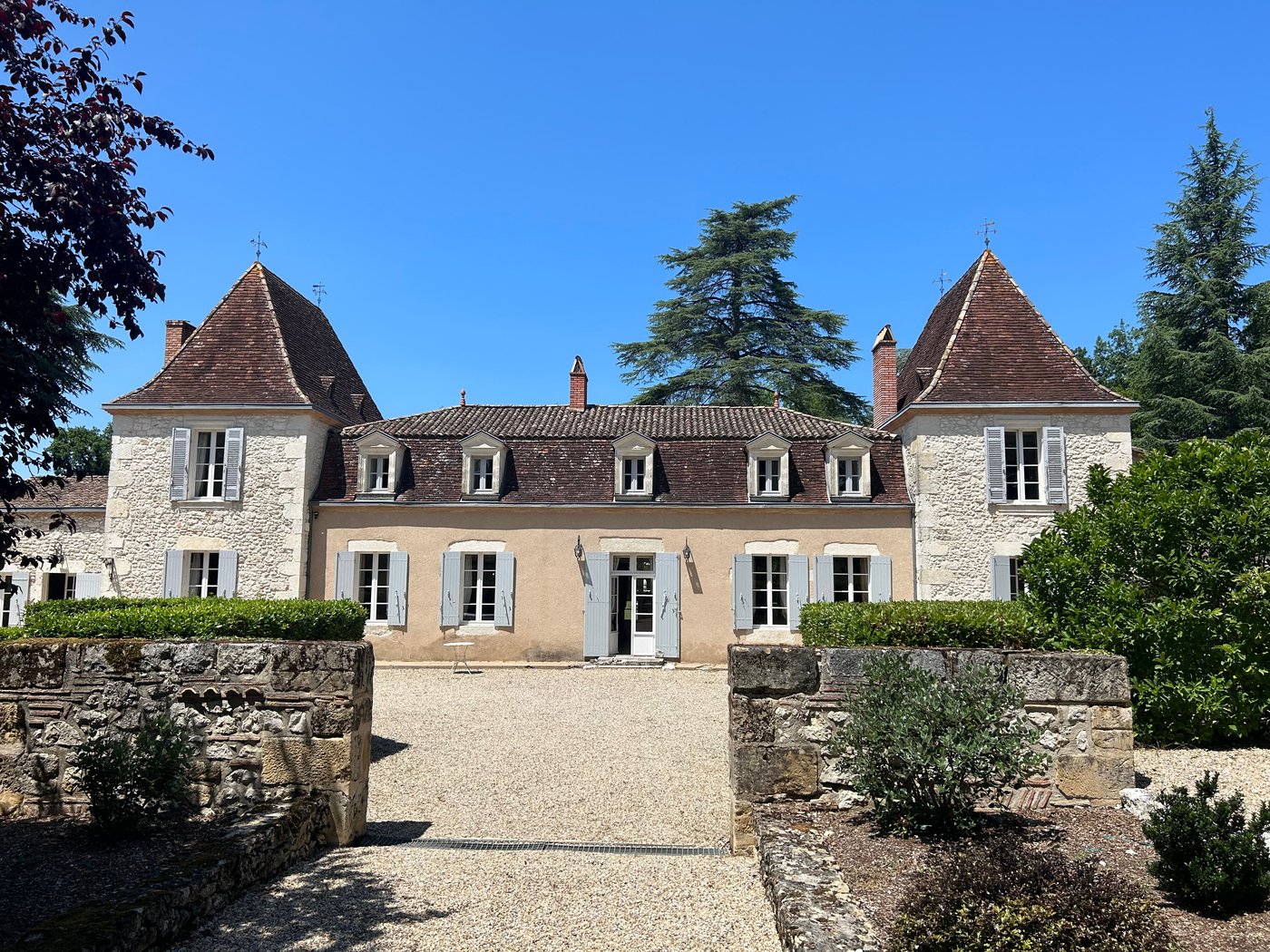 CHATEAU LACANAUD - Updated 2023 (Serres-et-Montguyard, France)