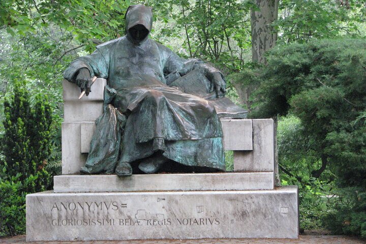 Anonymus Szobor Anonymous Statue O que saber antes de ir